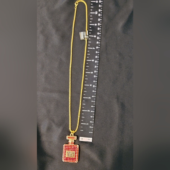 PERFUME BOTTLE NECKLACE  ✨️✨️ - Picture 6 of 7